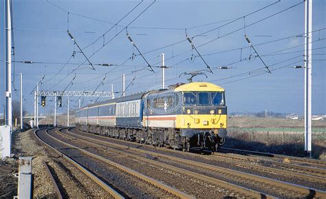 The Transport Library Br Ac Electric Class 86 No 86225 Winwick Triangle Publishing