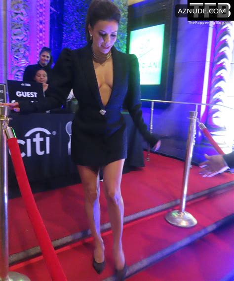 Eva Longoria Sexy Seen Flaunting Her Hot Cleavage And Legs At The Citi