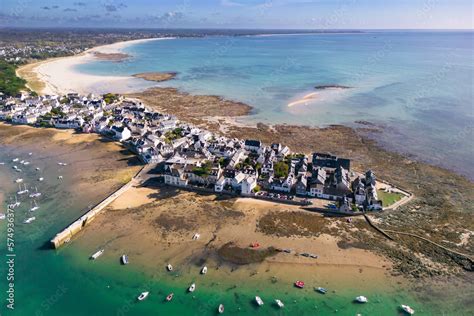 Vue A Rienne De L Le Tudy Et Son Port Mar E Basse Par Une Journ E