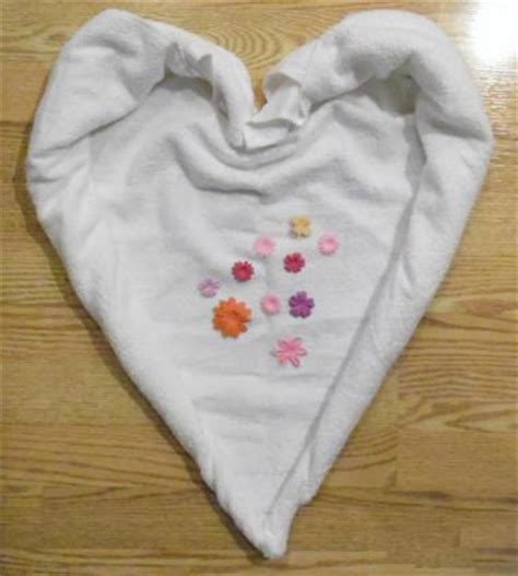 Towel Origami Instructions and Ideas | LoveToKnow