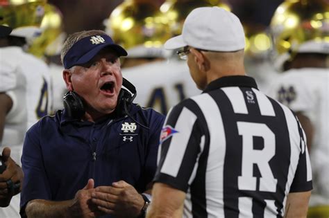 Notre Dame Football Moves Up In Coaches Poll Stay Put In Ap