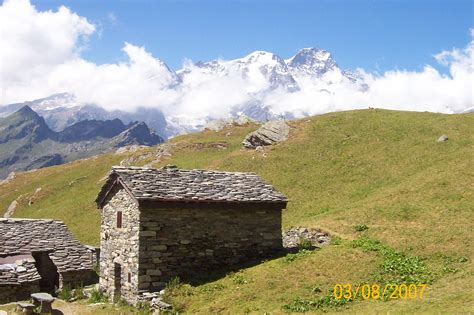 Alagna Valsesia Piemonte Italy Alpe Campo On The Back Flickr