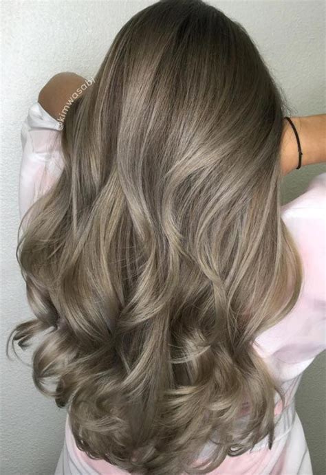 Loiro Escuro Acinzentado Natural - Um loiro escuro acinzentado para chamar de seu! Veja dicas para chegar ...