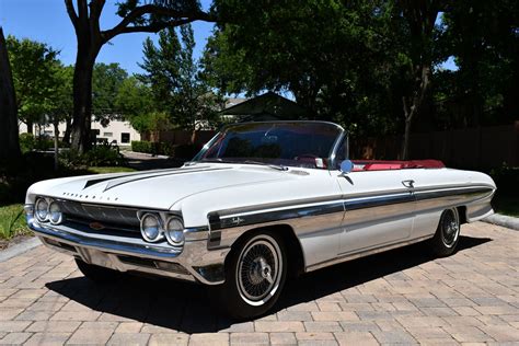 1961 Oldsmobile Starfire | Primo Classics International LLC