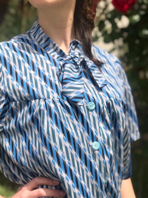 S Vintage Abstract Pattern Novelty Pussy Bow Blouse Women S Vintage Shirt Short Sleeve