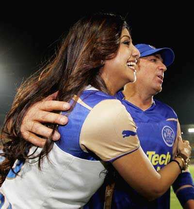 warne appointed  rajasthan royals bus driver  couchexpert