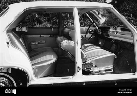 Intérieur de voiture des années 1960 Banque de photographies et d