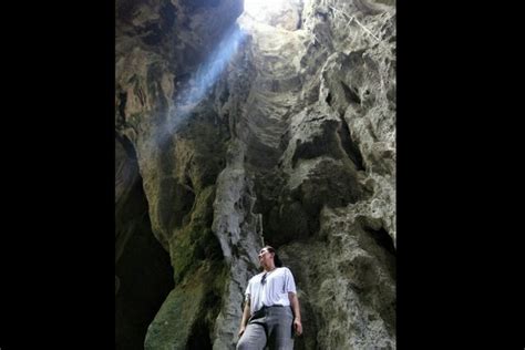 Berburu Spot Foto Di Goa Batu Cermin Dan Bukit Cinta Labuan Bajo Pos