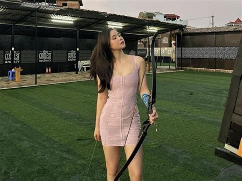 Dàn hot girl Việt ăn mặc nóng bỏng bắn cung bao người thổn thức