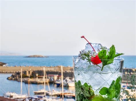 Aperitivo A Maratea 5 Posti Imperdibili Per Bere E Mangiare Wayglo