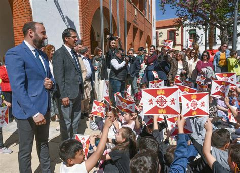 Argamasilla de Calatrava estrena su bandera como máximo símbolo de