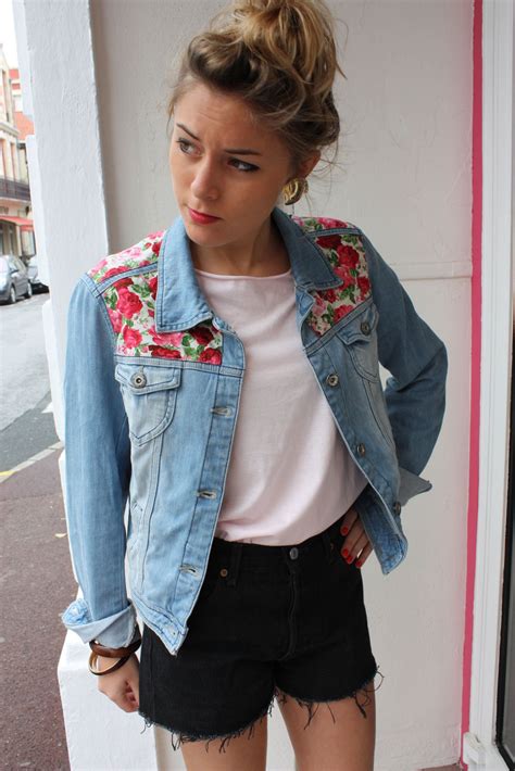 Veste En Jean Vintage Customisée Par Greenky Beau Tissu Fleurs Rouges