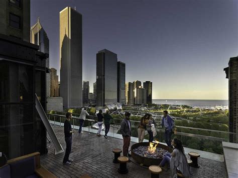 The 15 Best Rooftop Bars in Chicago