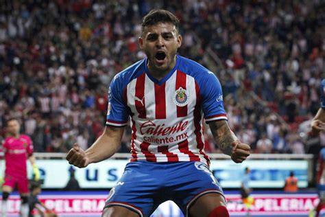 M Dico De Chivas Asegura Que Operaci N De Alexis Vega Fue Un Xito