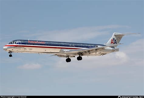 N477AA American Airlines McDonnell Douglas MD 82 DC 9 82 Photo By Yan