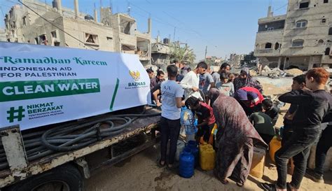 Berkah Ramadhan BAZNAS Distribusikan Air Bersih Untuk Pengungsi