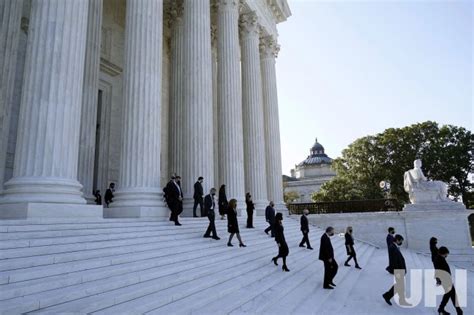 Photo: Ruth Bader Ginsburg to Lie in Repose at Supreme Court ...