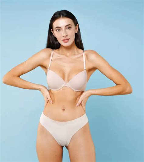 9 Best Bras That Hide Nipples Fashion Designer Approved 2025