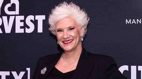 Chef Anne Burrell died by suicide, medical examiner determines – NBC