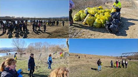 FOTO Acțiune de ecologizare pe malul râului Mureș Peste 200 de saci