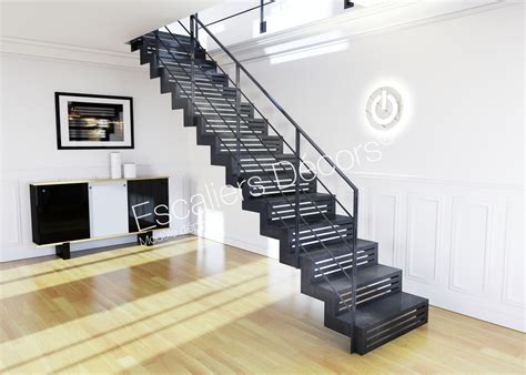 Escalier design sur mesure avec contremarche ajourée graphique