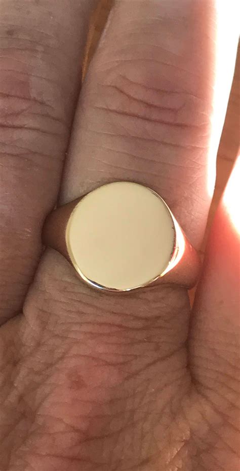 Superb Heavy Vintage 9ct Gold Mens Signet Ring