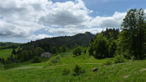 Crêt de Chalam 1540m et le Lac de l Embouteilleux par La Pesse