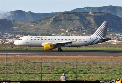 Ec Klt Vueling Airbus A Aviacioncr Net