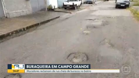 Vídeo Moradores reclamam de rua esburacada em Campo Grande Bom Dia