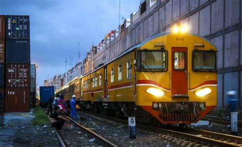 Galeri Foto Penurunan Krl Seri 205 Jalur Nambu Terakhir