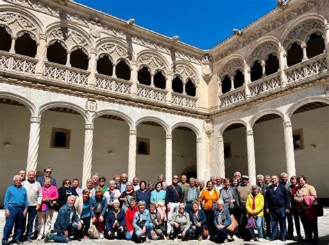 Jubilados De Navasfr As Visitan El Museo De Escultura De Valladolid