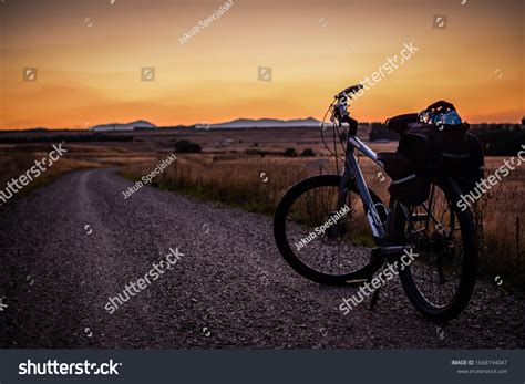 348 Otago Central Rail Trail Images, Stock Photos & Vectors | Shutterstock