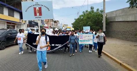 Piura Alumnas De I E Nuestra Señora De Fátima Exigen Entrega De