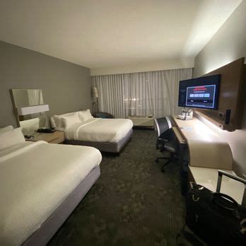 COURTYARD BY MARRIOTT MILWAUKEE DOWNTOWN - Updated January 2025 - 95 ...