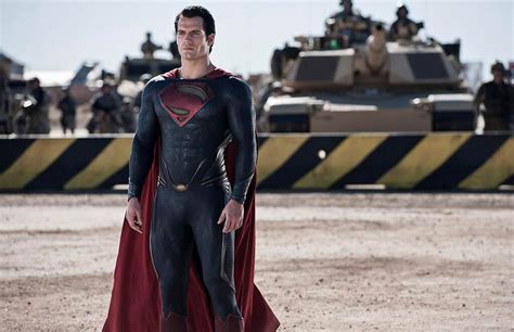 Henry Cavill News: A Serious Looking Henry Cavill In New 'Man Of Steel ...