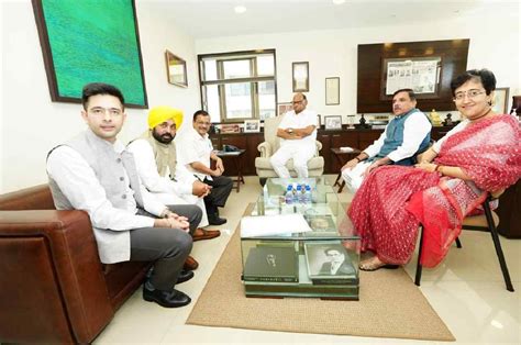 Arvind Kejriwal Meets Ncp Chief Sharad Pawar In Mumbai