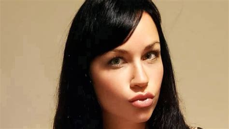 I Was A Hot Teacher Parents Were Obsessed With Me And It Made My Colleagues Jealous Mirror