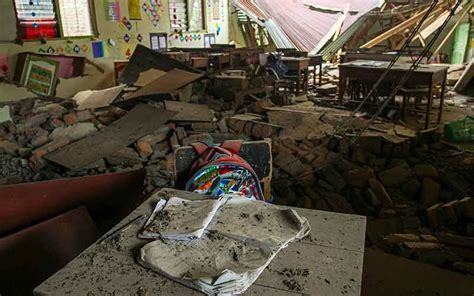 Diguncang Gempa Bumi Sekolah Di Sumatra Barat Rusak