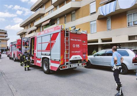 Venezia Incendio In Appartamento Morta Una Donna Di Anni