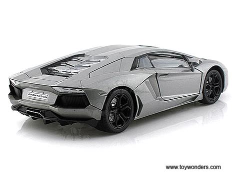 Lamborghini Aventador Lp700 4 Hard Top 79154sv 118 Scale Motormax