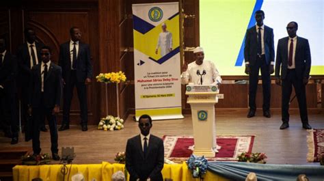 Tchad Le Chef De La Junte Mahamat D By Annonce Sa Candidature La