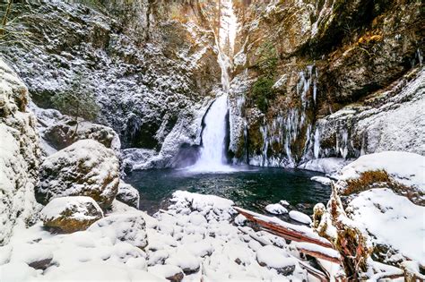 brianstowell - Winter in the Columbia River Gorge, Oregon @ 14mm