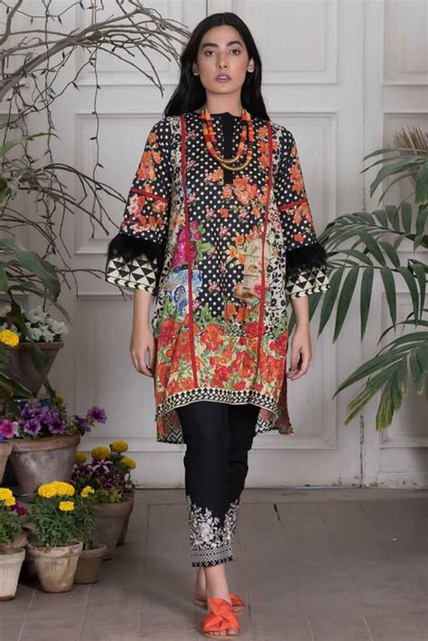 Pakistani Unstitched Lawn Suits And Fabric 2023 For Women