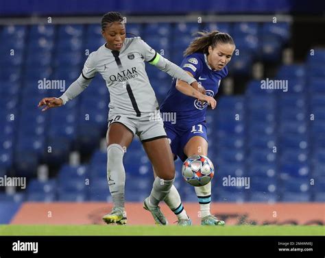 Chelsea Football Club - Feminino X Paris Saint-germain Fc - Chelsea paris saint germain uefa womens champions league hi-res stock ...