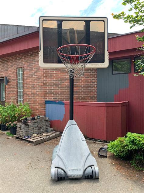 Lot 40 Huffy Sports Adjustable Basketball Hoop Puget Sound Estate