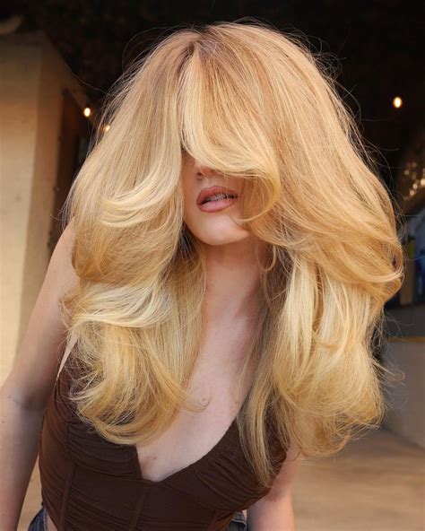 30 Golden Blonde Hair Inspirations For You To Shine Out Throughout 2024