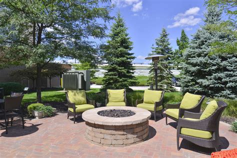 hilton garden inn indianapolis airport