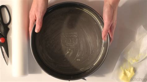 How To Grease Flour And Line A Cake Tin To Stop It Sticking To The Sides Of The Pan