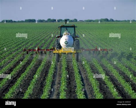 SIDE DRESSING CORN WITH ANHYDROUS AMMONIA USING JOHN DEERE 4840 WITH 12