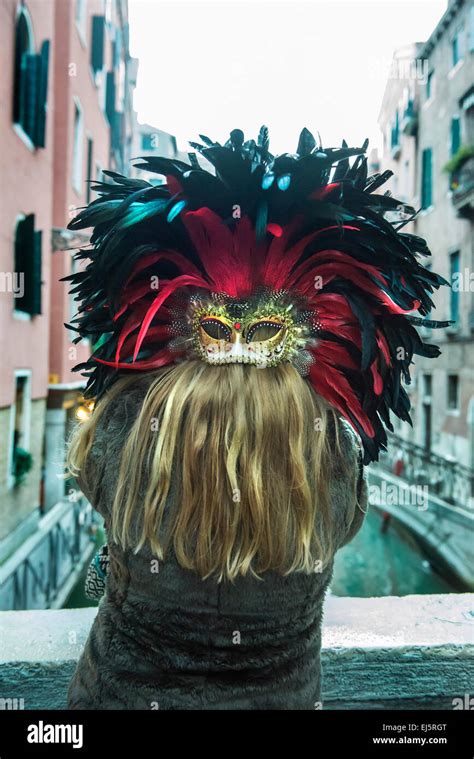 Karneval In Venedig Wei E Masken Fotos Und Bildmaterial In Hoher